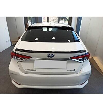 Toyota Corolla 2019+ Uyumlu Yedek Parça Cam Üstü Spoiler (Piano Black)