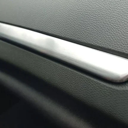 OMSA Renault Megane 4 HB Krom Ön Konsol Çıtası 2016 ve Sonrası